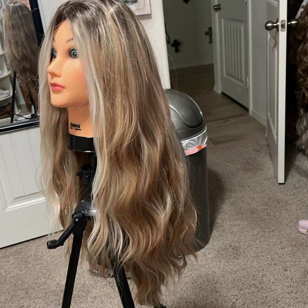 CSC wig #13 - Picture 2 of 6